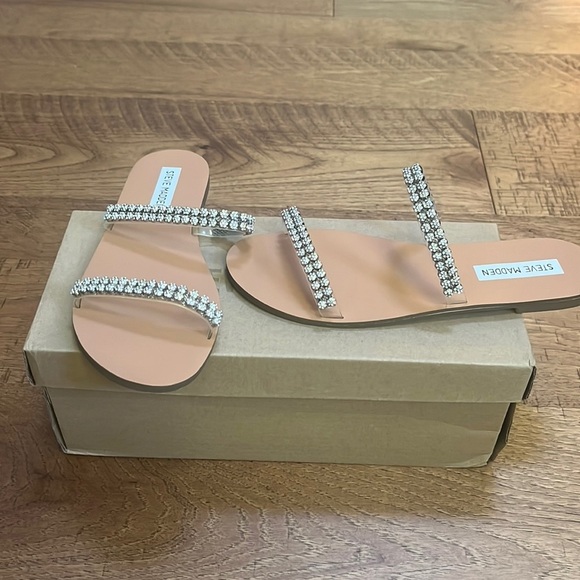 NWT Steve Madden Woman’s Felicia Rhinestone Sandals Size 6.5M - Picture 1 of 7